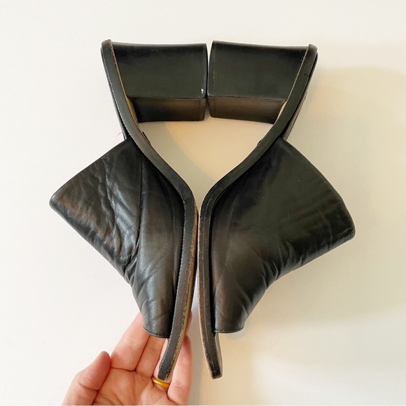 Vintage Guess 90s Leather Block Heel Slides Mule Sandals Square Toe - Picture 4 of 7